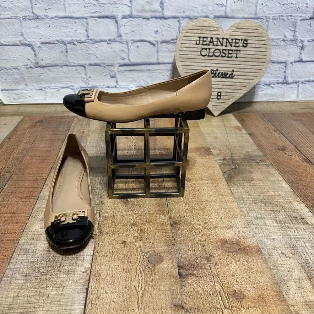 Tory Burch Gigiβcolorblock logo 25mm pump beige black HAS FLAW
Size 9.5